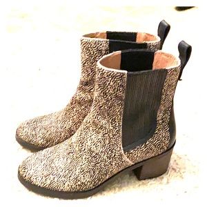 UGG Australia CAMDEN EXOTIC Size US 9